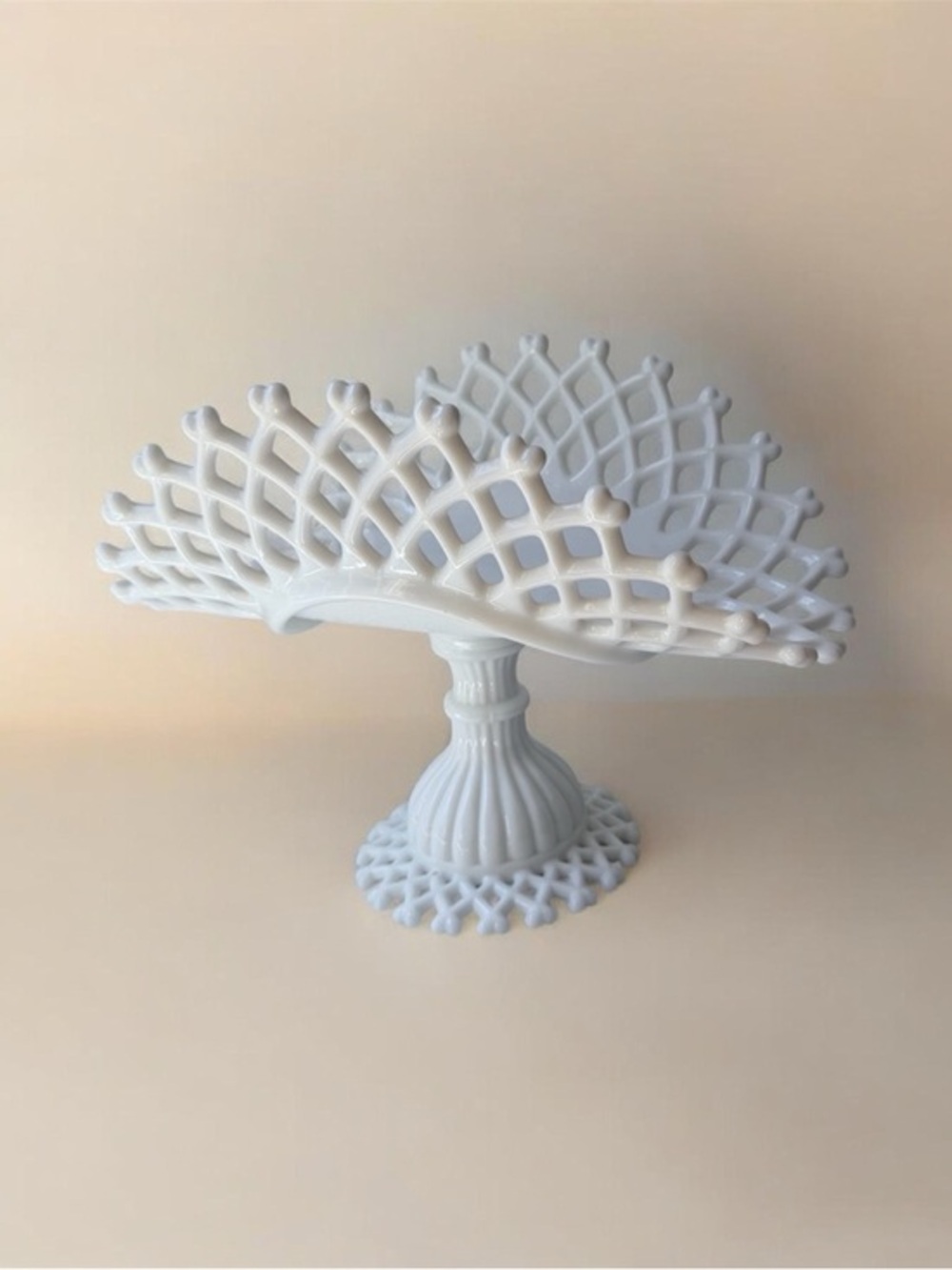 vintage Westmoreland white milk glass banana stand  lattice edge pattern